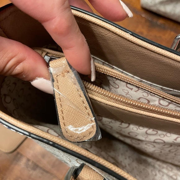 Guess Floral Tote - Picture 8 of 12